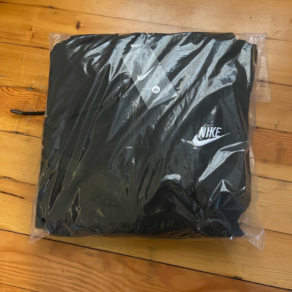 Nike tech suits tops and bottoms - Picture 4 of 4